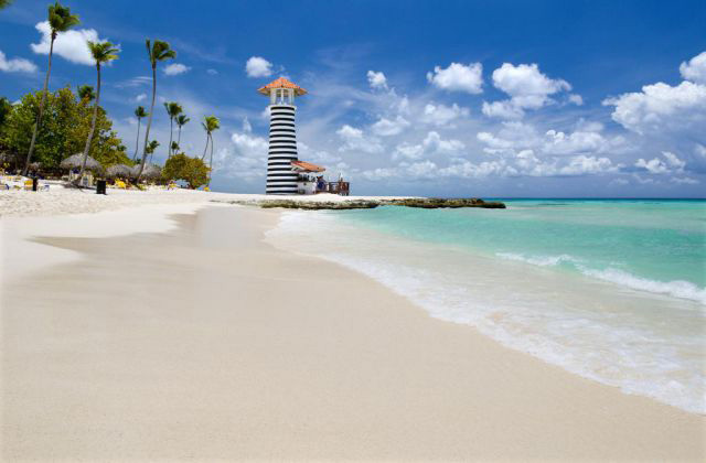 Bayahibe-Beach-Lighthouse