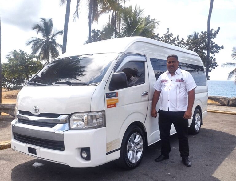 Santo Domingo Taxi driver Geovanny Castillo